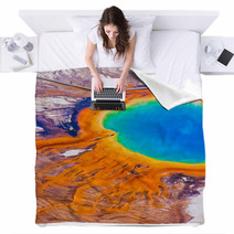 Grand Prismatic Spring In Yellowstone National Park Blankets 51496286