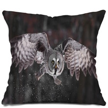 Great Grey Owl Lat. Strix Nebulosa Pillows 40033487