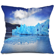 Grey Glacier Moves Down The Water Pillows 53340493