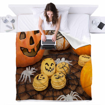 Halloween Macaroons Blankets 67851825