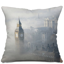 Heavy Fog Hits London Pillows 62917216