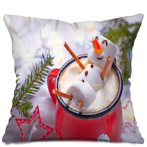 Hot Chocolate With Melted Snowman Pillows 96007198