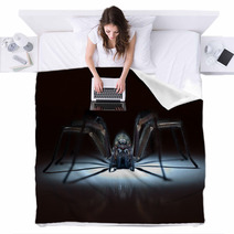 Huge Spider In Ambush Blankets 64918636