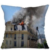 Incendie Dans Un Appartement Pillows 7436775