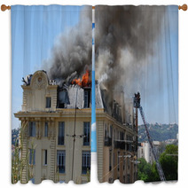Incendie Dans Un Appartement Window Curtains 7436775