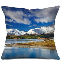 Lake Tekapo, New Zealand Pillows 67233609