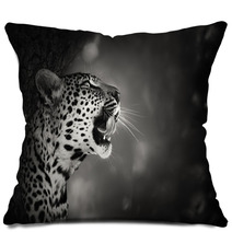 Leopard Portrait Pillows 52783556