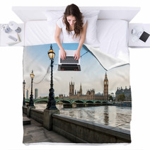 London Morning Cityscape Blankets 66663055