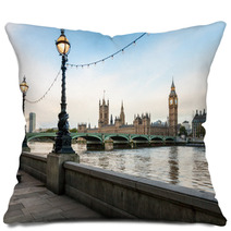 London Morning Cityscape Pillows 66663055