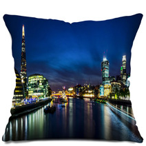 London Skyline In Deep Twilight Pillows 65266931