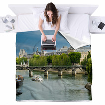 Louvre - View From Seine Blankets 11276938