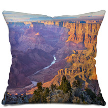 Majestic Vista Of The Grand Canyon At Dusk Pillows 57353313