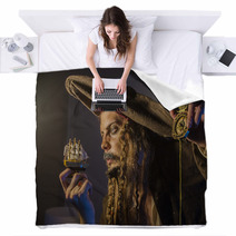 Man Dressed As Pirate Jack Sparrow Blankets 127742541
