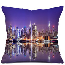 Manhattan Skyline With Reflections Pillows 52706281