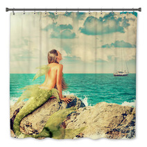 Mermaid Sitting On Rocks Bath Decor 84467365