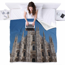 Milan Cathedral Blankets 64697189
