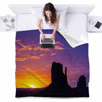 Monument Valley Blankets 53784674