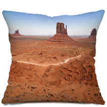 Monument Valley, Desert Canyon In Utah, USA Pillows 61081550