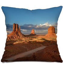 Monuments Pillows 69766319