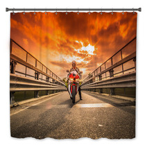Moto Da Strada Pronta Alla Partenza Sotto Un Cielo Rosso Al Tramonto Bath Decor 88871265
