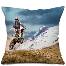 Motocross Primaverile In Ambiente Alpino Pillows 88621751