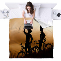 Mountain Bike Couple Drinking Blankets 30292256