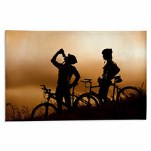 Mountain Bike Couple Drinking Rugs 30292256