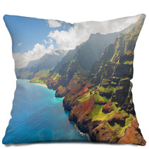 Na Pali Coast On Kauai Island In Summer Pillows 57706644