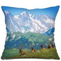 North American Elks Pillows 68197229