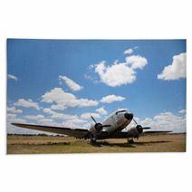 Old Douglas DC-3 Airplane. Rugs 60925566