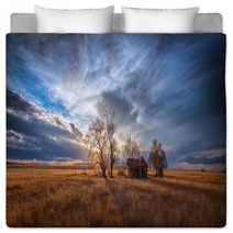 Old Farmhouse At Sunset In The Countryside Bedding 205705001