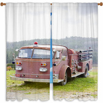 Old Fire Engine, Vermont, USA Window Curtains 20740353