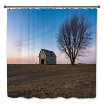 Old Rustic Barn As The Sun Sets Ogle County Illinois Usa Bath Decor 242069059