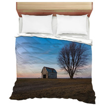 Old Rustic Barn As The Sun Sets Ogle County Illinois Usa Bedding 242069059
