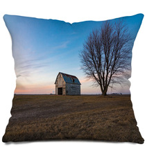 Old Rustic Barn As The Sun Sets Ogle County Illinois Usa Pillows 242069059