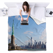 Panorama On Manhattan, New York City Blankets 54677766