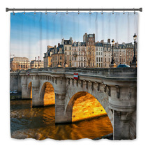 Pont Neuf Ile De La Cite Paris  France Bath Decor 47806939