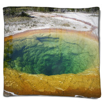 Pozza D'acqua Colorata Yellowstone,usa Blankets 60761241
