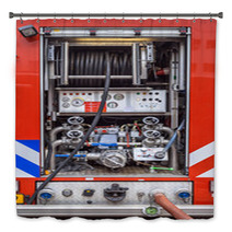 Pump And Valves On A Fire Engine Bath Decor 63115066
