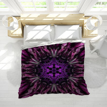 Purple Mandala Flower Center. Concentric Kaleidoscope Design Bedding 72408871