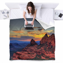 Red Rocks Sunset Blankets 7118777