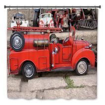 Red Toy Vintage Metal Car Firetruck Bath Decor 60120009