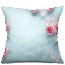 Rose In Water Pillows 108425202