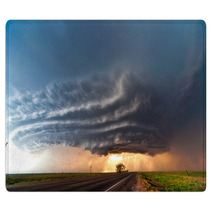 Severe Thunderstorm In The Great Plains Rugs 54307276