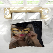 Sexy Woman In Mysterious Venetian Carnival Mask Bedding 61929014