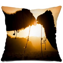 Silhouette Of A Camels Pillows 85687933