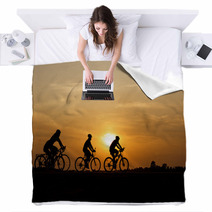 Silhouette Of Cycling On Sunset Background Blankets 108909430