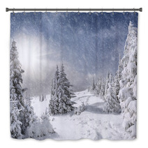 Snowstorm In The Mountains Bath Decor 57792336