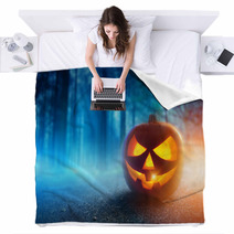 Spooky Halloween Night Blankets 56512071
