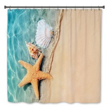 Starfish And Seashell On The Summer Beach In Sea Water Bath Decor 210075031